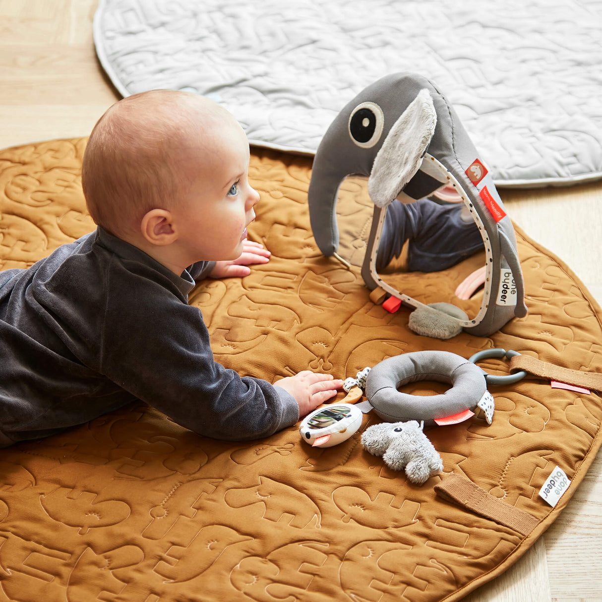 Done by Deer - Elphee Activity floor mirror (Grey)