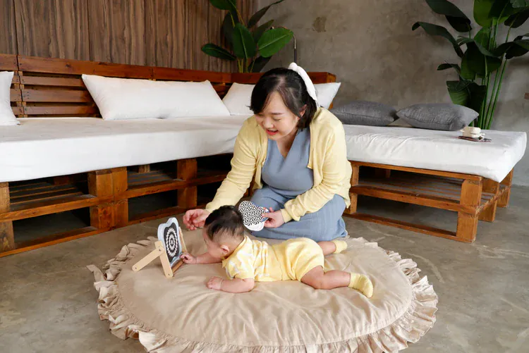 Learning Time - Tummy Time Stand