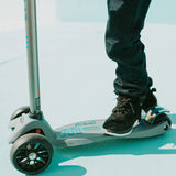 Micro - Maxi Micro Deluxe Pro 灰藍色 (5-12歲)【立即預訂! 7個工作日後出貨】